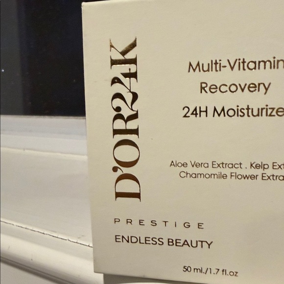 D'Or Skincare 24K Prestige Multi-Vitamin Recovery 24 H Moisturizer - Picture 3 of 3
